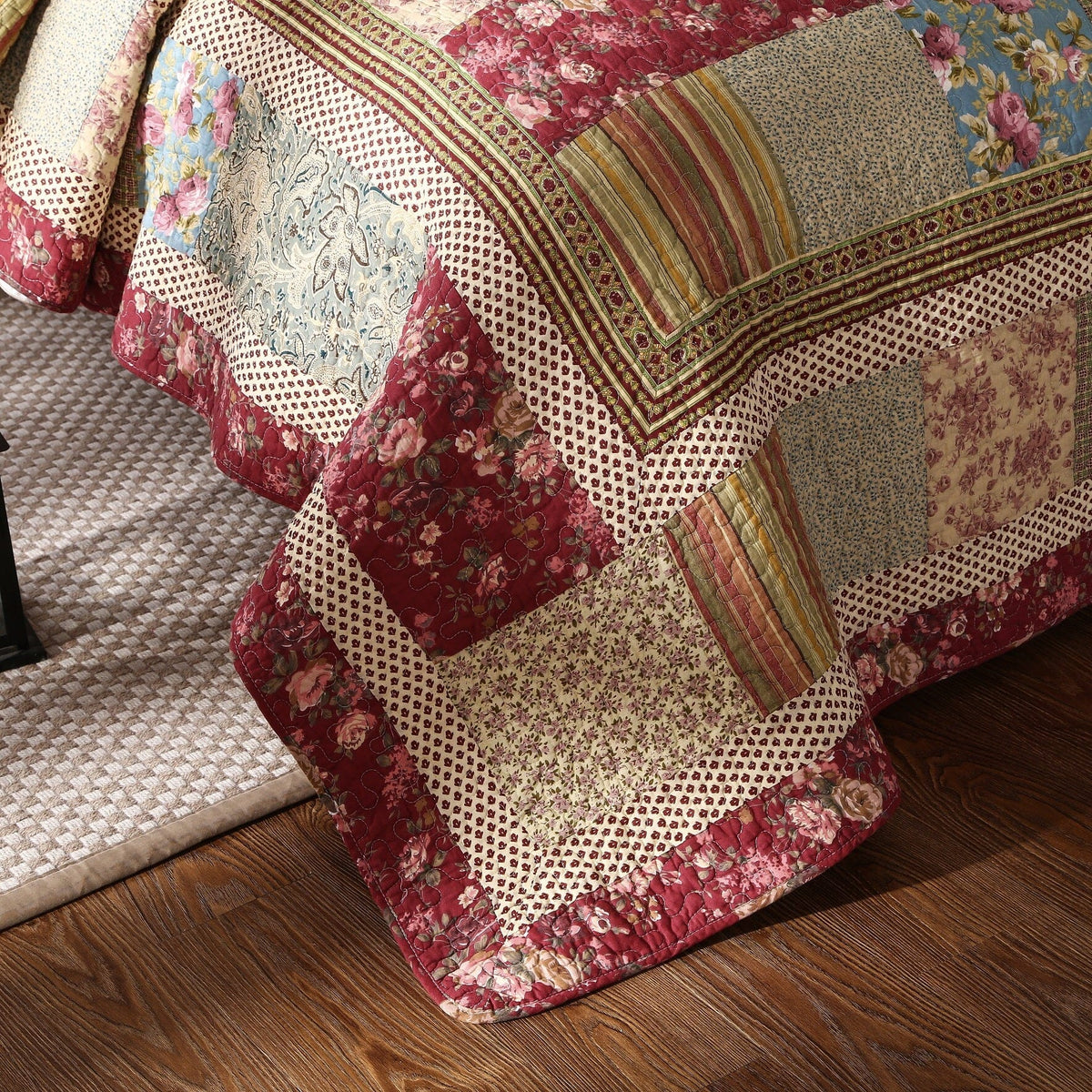 Tache Fairy Tale Tea Party Beige Burgundy Paisley Floral Cotton Patchwork Quilt Set, photo 5 of 9