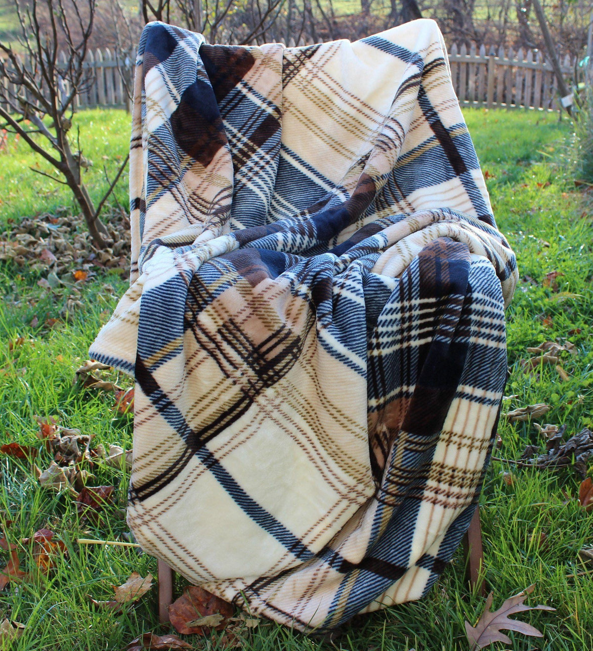 Tache Super Soft Winter Cabin Flannel Throw Blanket, photo 3 of 7