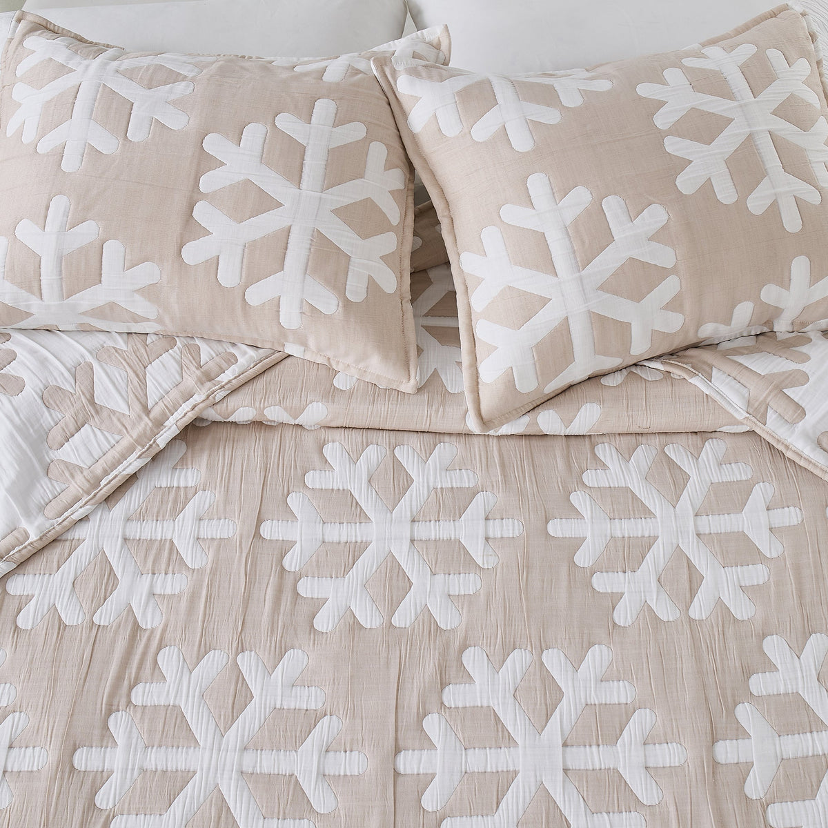 Matelassé Snowflake Quilt Set - Nino Collection, photo 20 of 24