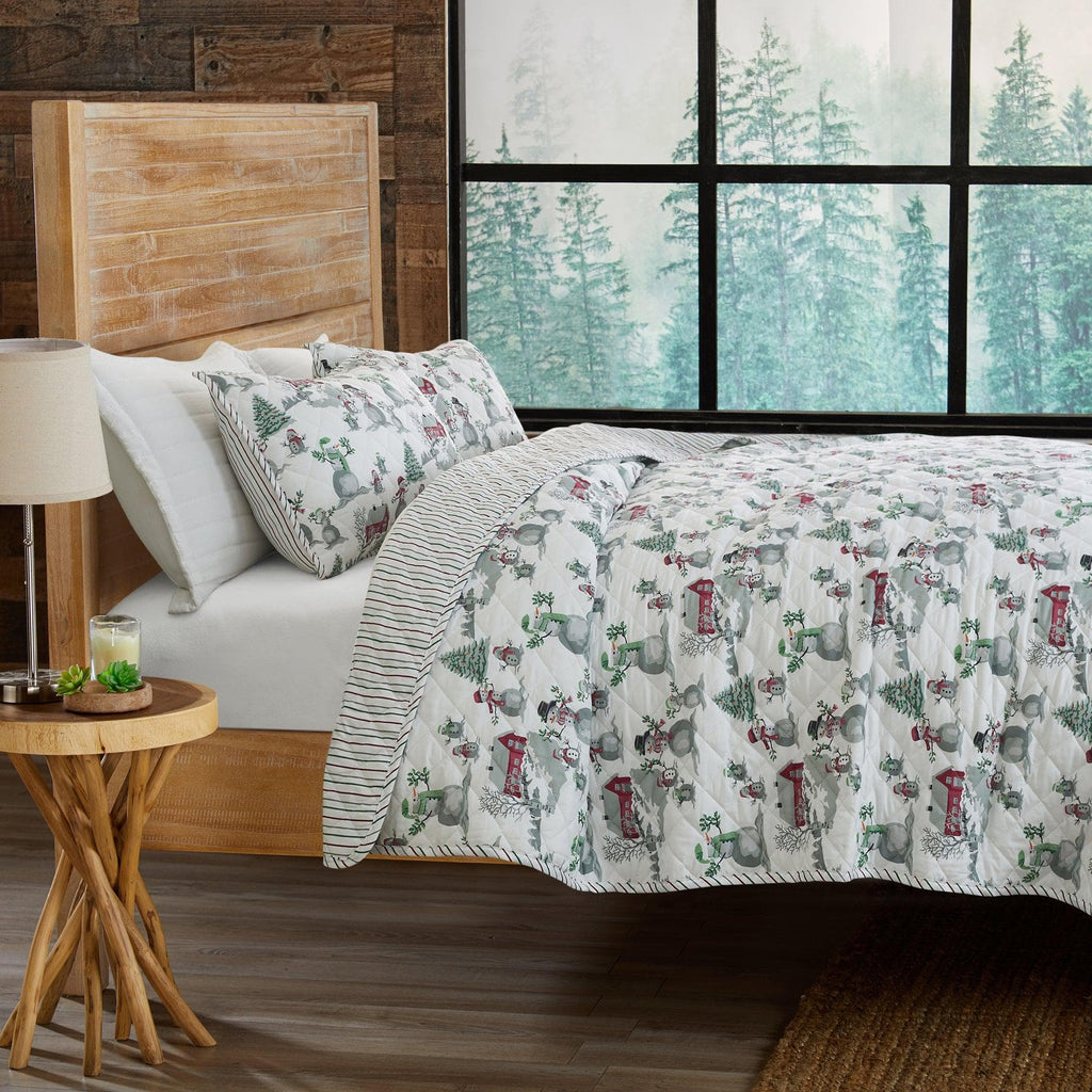 Holiday Printed Quilt - Alfie Collection, photo 2 of 4
