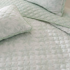 Large Snowflake Quilt - Noemi Collection, photo 2 of 4