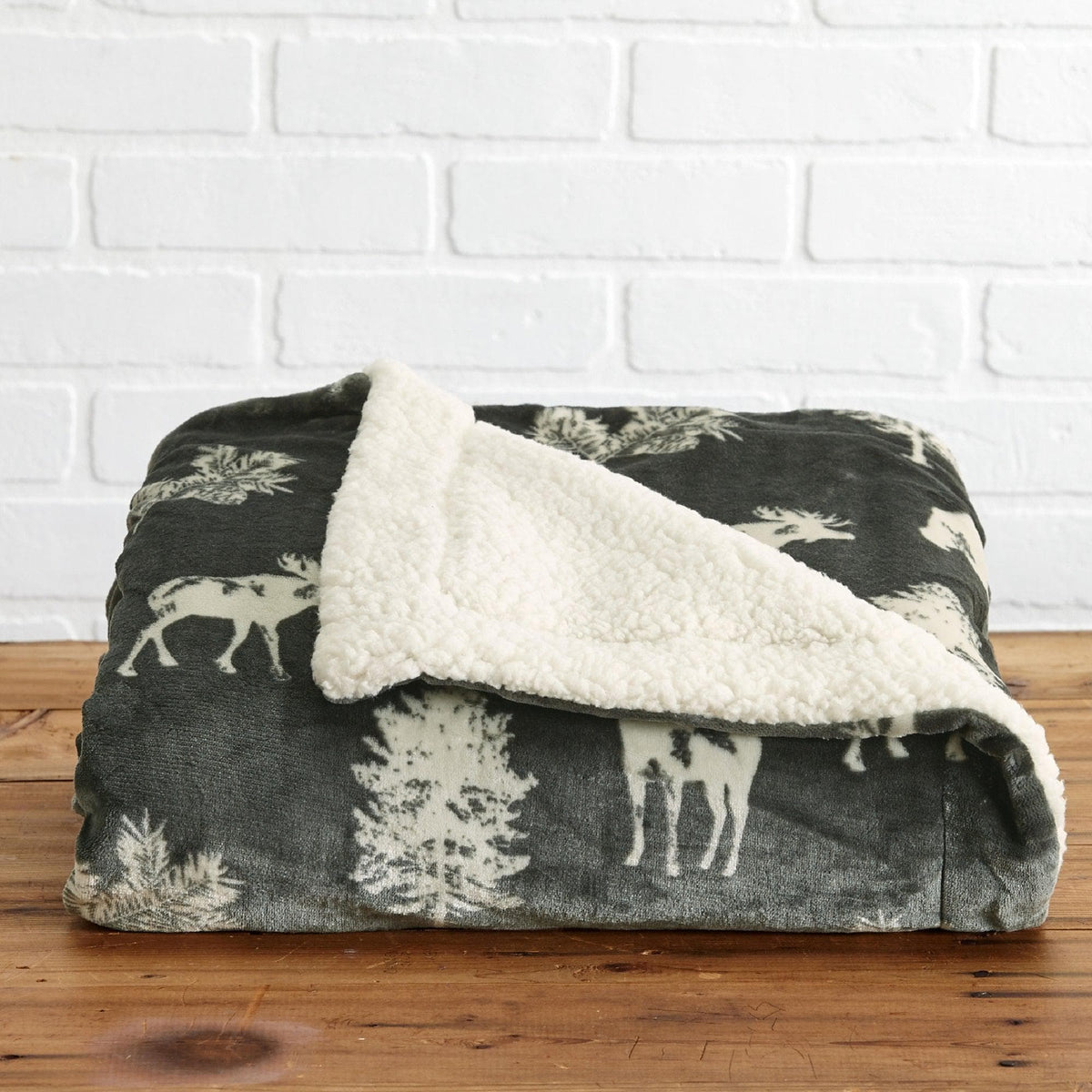 Sherpa throw blanket, Hudson Collection, photo 5 of 10