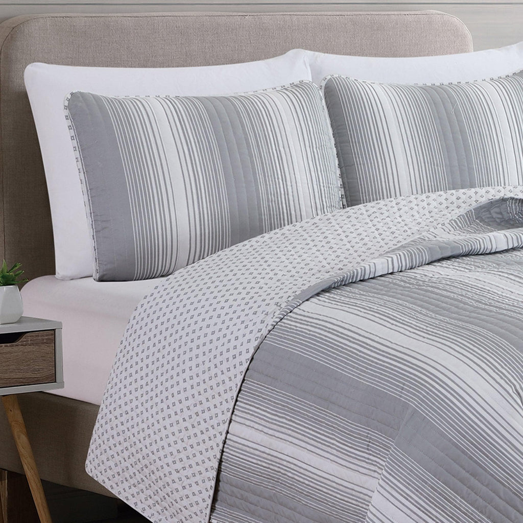 Everette Collection Ombre Striped Quilt Set, photo 14 of 16