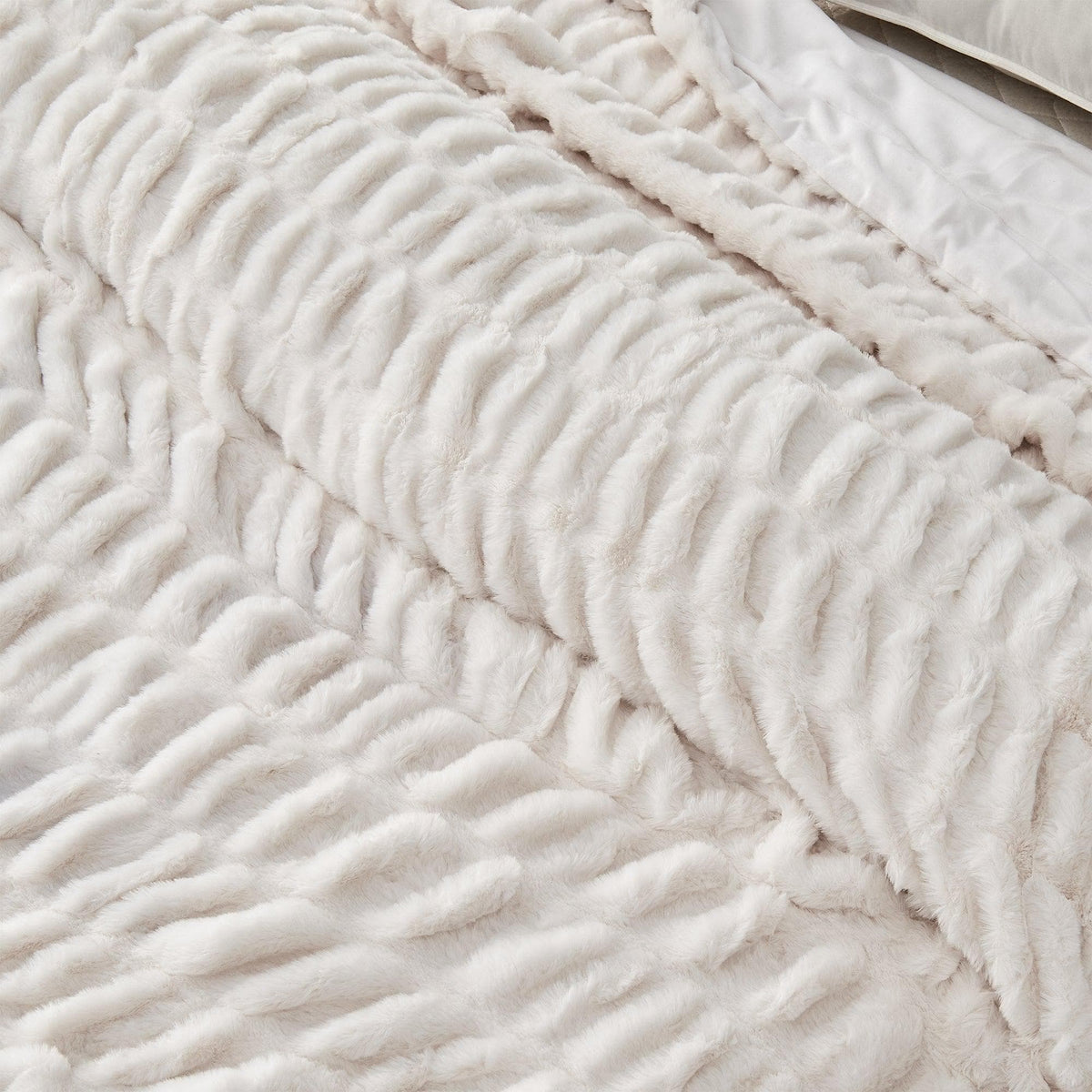 Ruched Faux Fur Throw Blanket - Alondra, photo 2 of 43