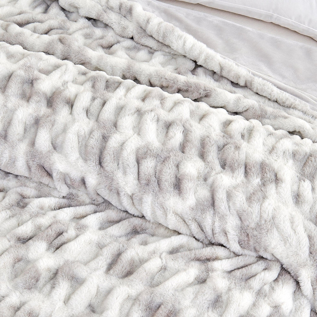 Ruched Faux Fur Throw Blanket - Alondra, photo 22 of 43