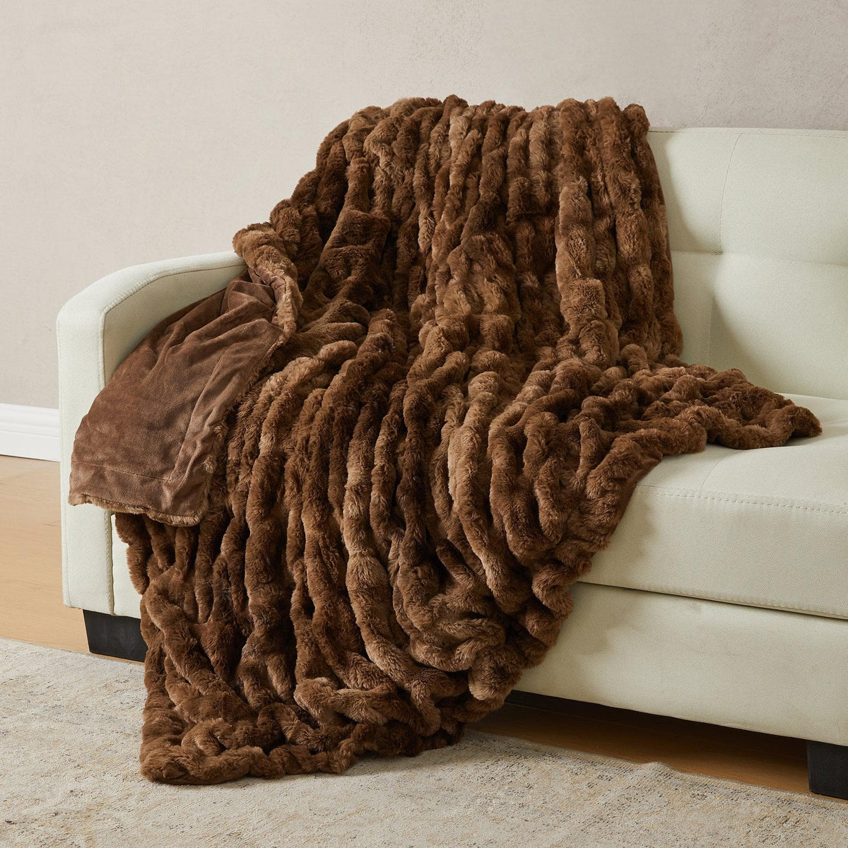 Ruched Faux Fur Throw Blanket - Alondra, photo 28 of 43
