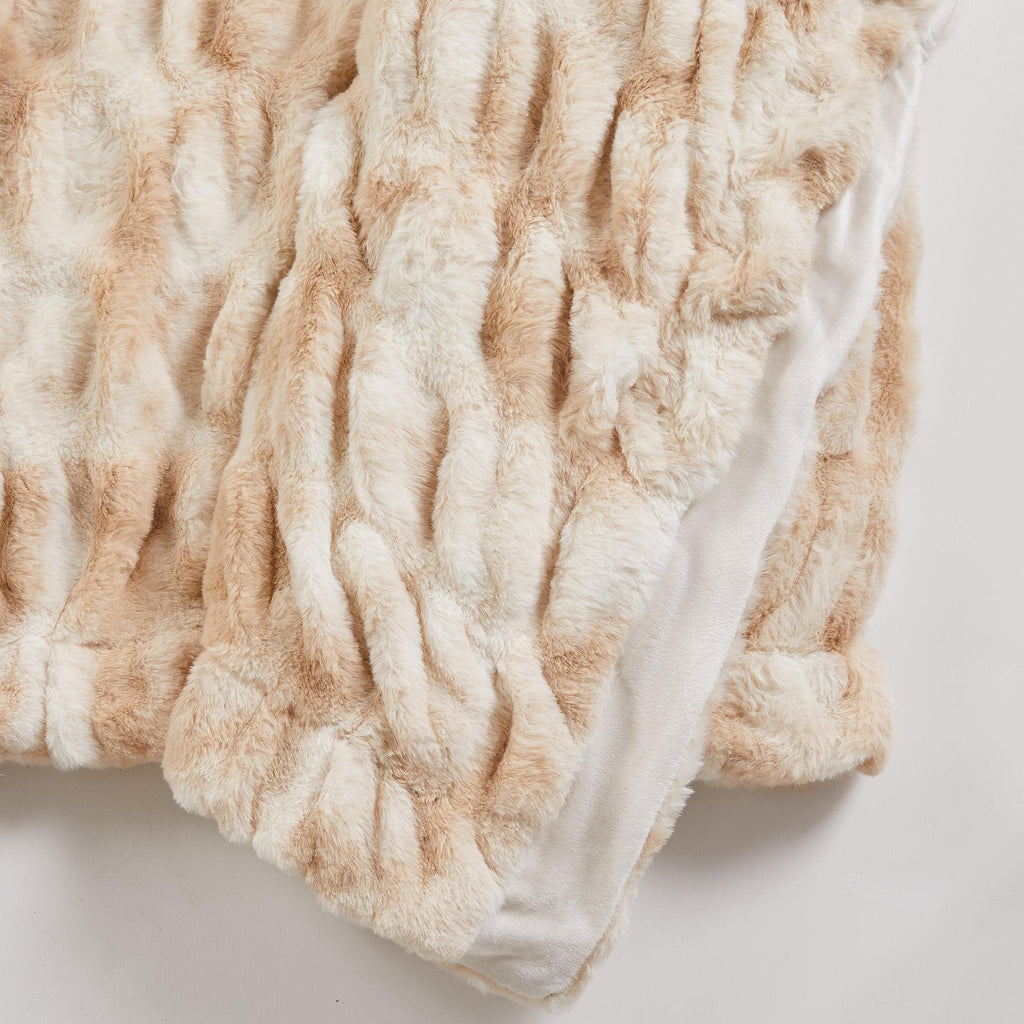 Ruched Faux Fur Throw Blanket - Alondra, photo 33 of 43