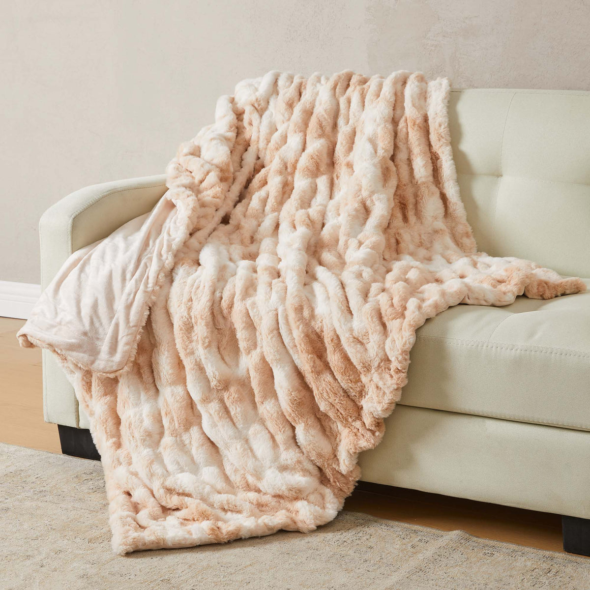 Ruched Faux Fur Throw Blanket - Alondra, photo 40 of 43