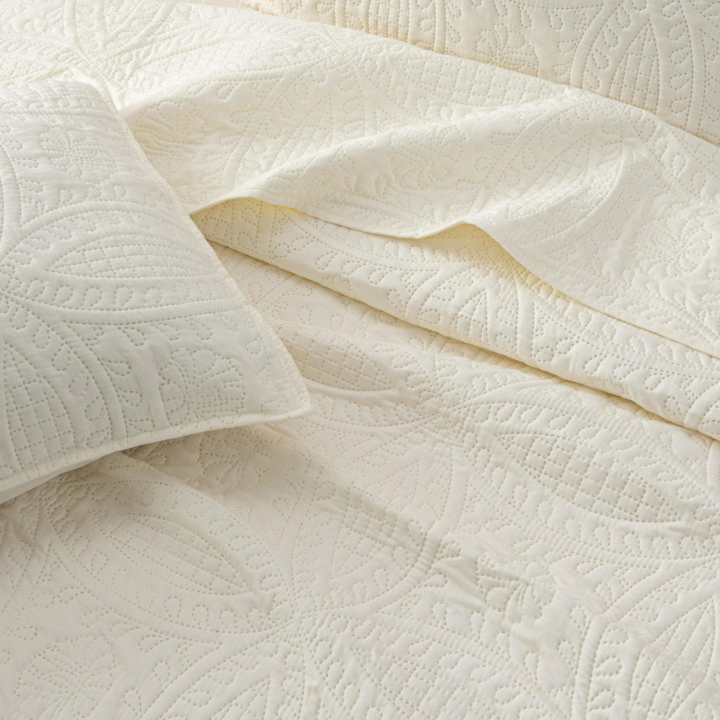 Oversized Medallion Quilt Set - Clara Collection, photo 10 of 20