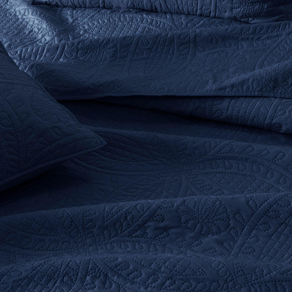 Oversized Medallion Quilt Set - Clara Collection, photo 18 of 20
