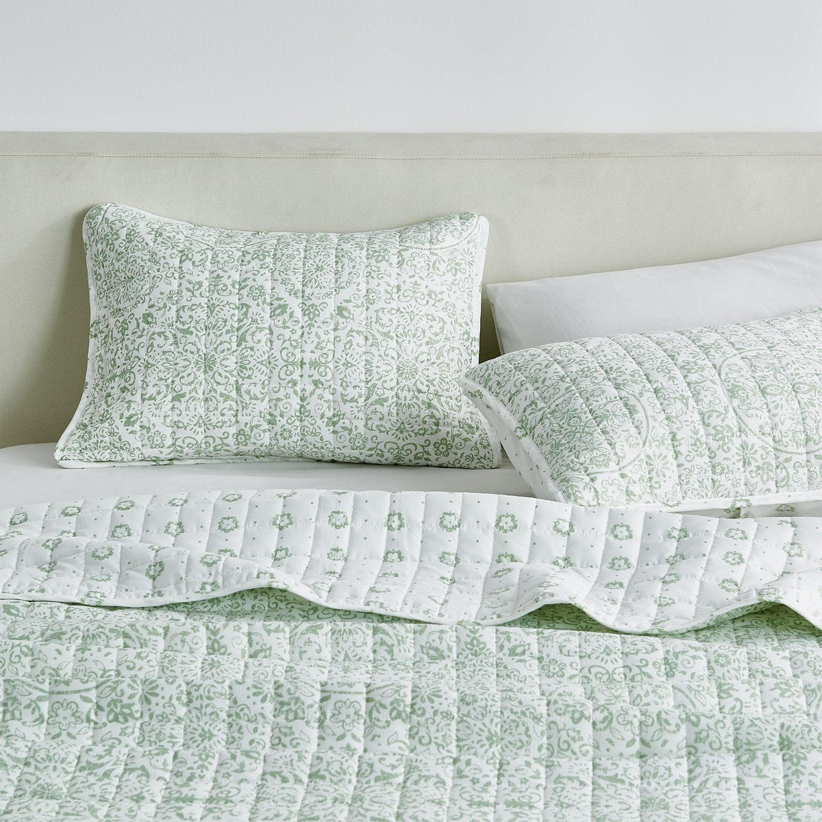Floral Medallion Printed Microfiber Quilt Set - Kaleigh Collection, photo 3 of 10