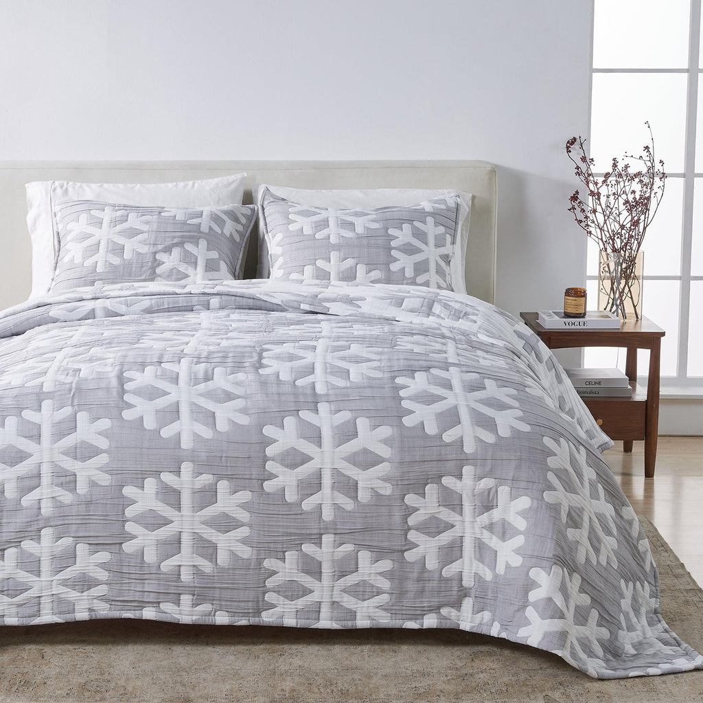 Matelassé Snowflake Quilt Set - Nino Collection, photo 7 of 24