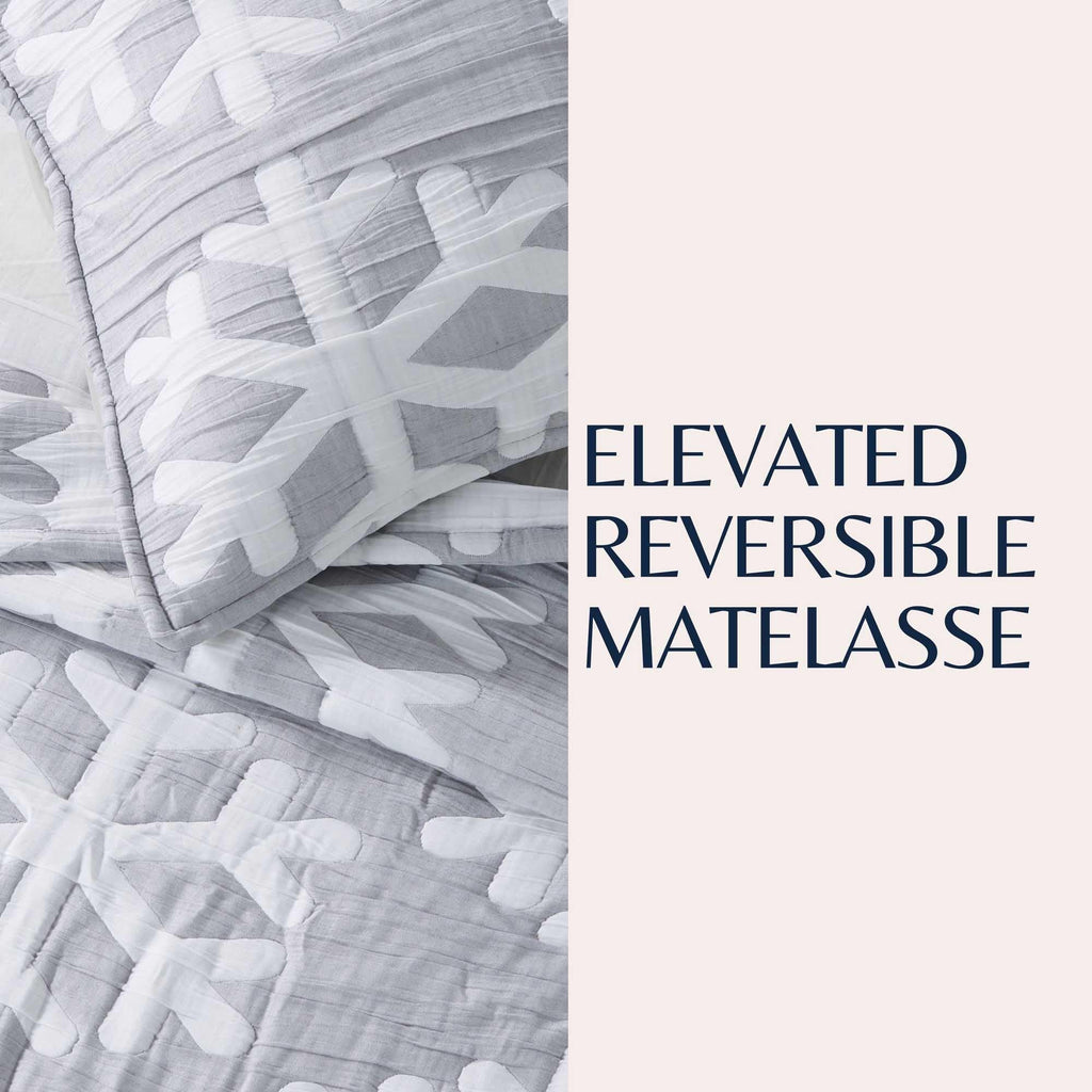 Matelassé Snowflake Quilt Set - Nino Collection, photo 11 of 24