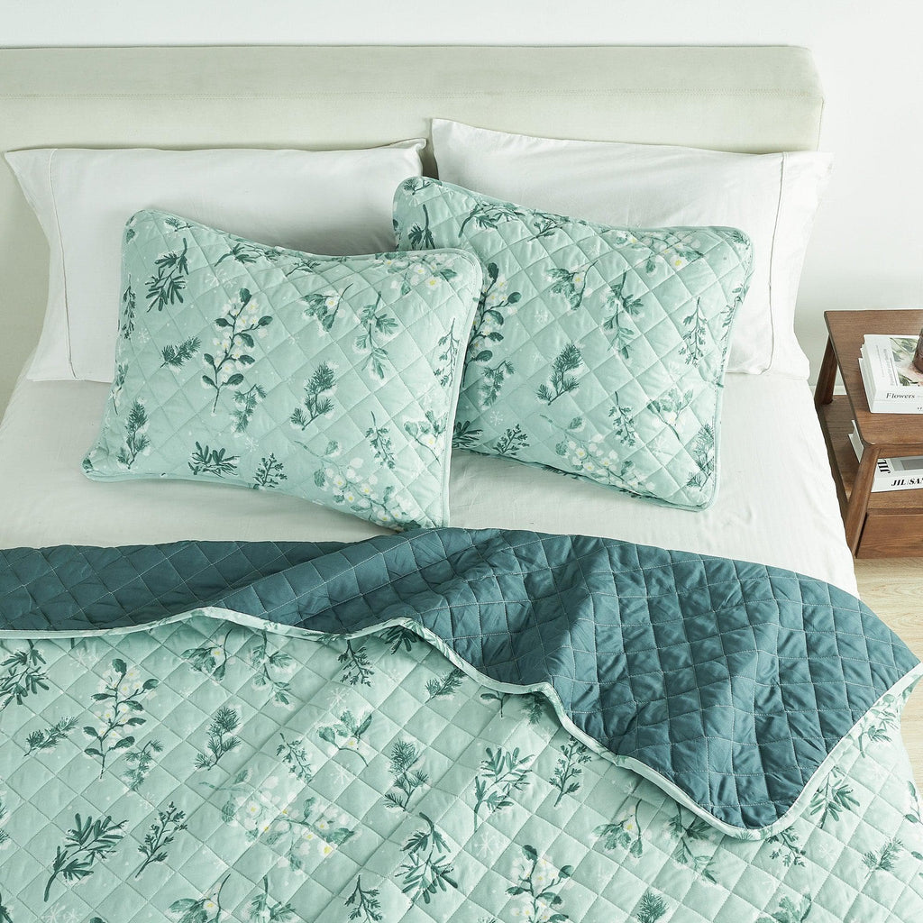 Snowy Botanical Quilt Set - Mariela Collection, photo 2 of 6