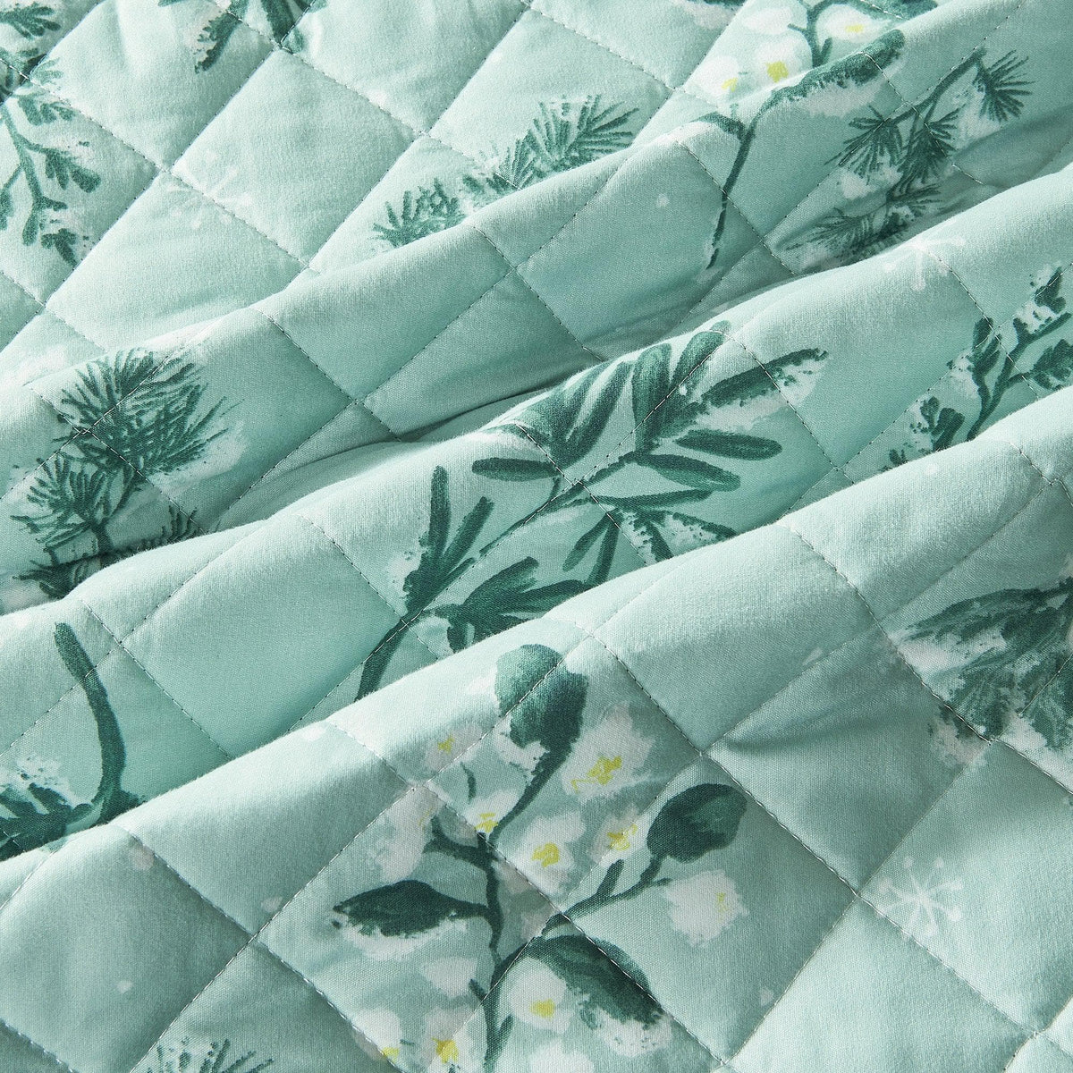 Snowy Botanical Quilt Set - Mariela Collection, photo 3 of 6