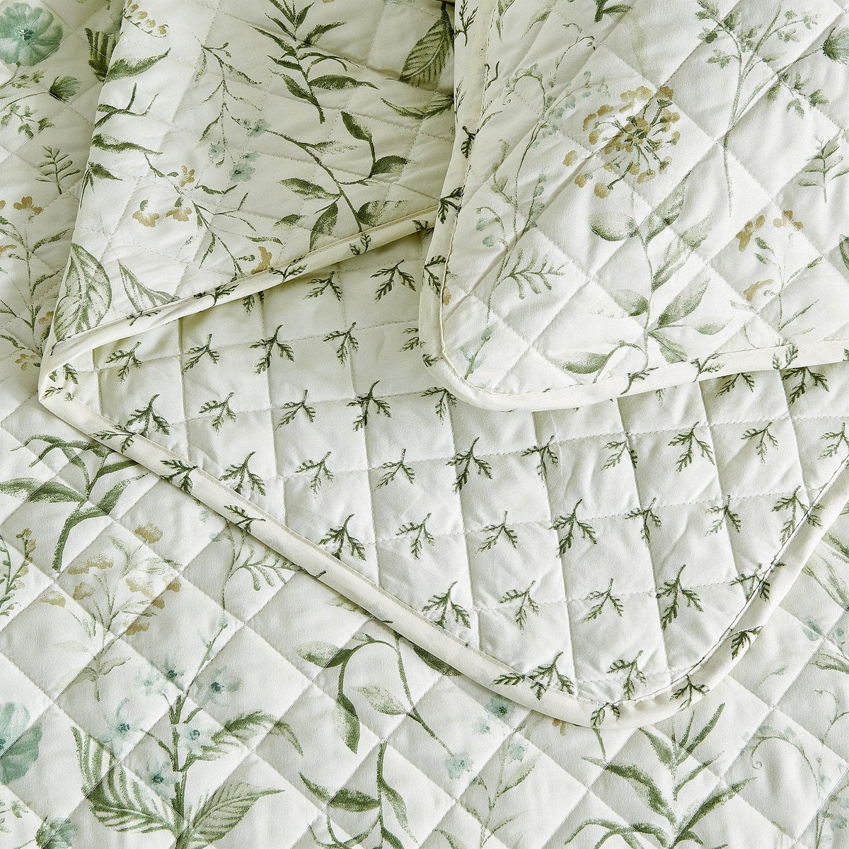 Floral Printed Microfiber Quilt Set - Glyndora Collection, photo 2 of 5