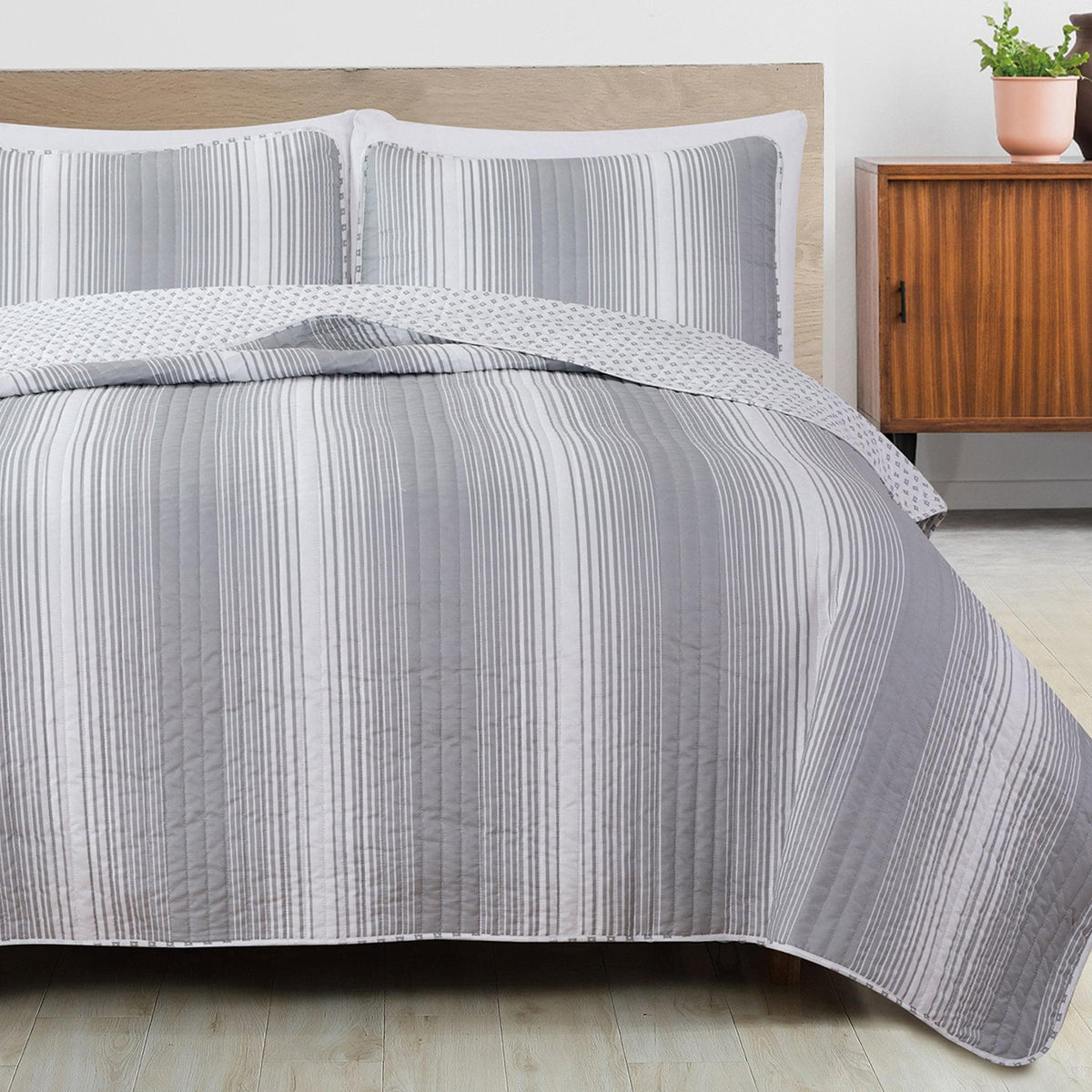 Everette Collection Ombre Striped Quilt Set, photo 12 of 16